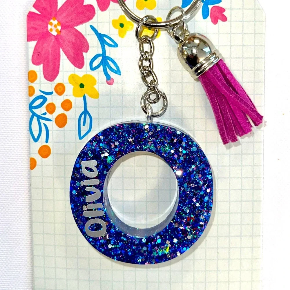Olivia, letter O‎ glitter resin keychain